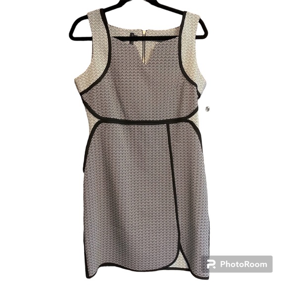 SALE!! Back zip Alix dress Montreal designer NWT.     7 - Picture 5 of 17